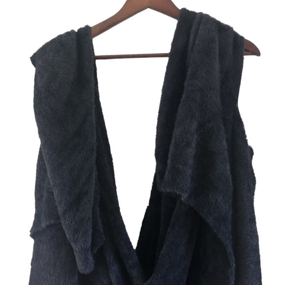 Aerie Black Faux Fur One Size Over Size Open Cardigan Hooded Pockets NEW NWT - Picture 2 of 5